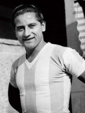 아돌포 페데르네라 감독은 콜롬비아가 1962년 첫 월드컵에 진출하는 데 기여했다.