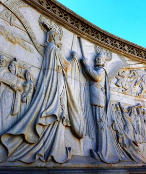 73년경 반초와 카슈가르의 유르(중) 왕을 묘사한 부조