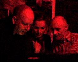 앨런 맥기, 케이트 모스, BP 팰런이 2004년 데스 디스코 뉴욕에서 DJing