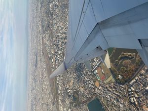 2022년 일본항공 보잉 737-800에서 촬영한 이타미 공항 항공 사진