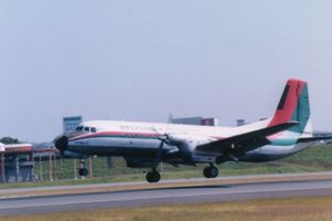 일본 에어 시스템의 YS-11 (1990년경 오사카 국제공항에서 촬영)