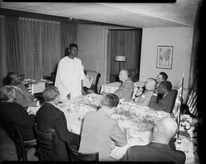 펜실베이니아에서 아지키웨와 P. L. 프래티스, 얼 허드, 베벌리 카터, 빌 넌 시니어(1955)