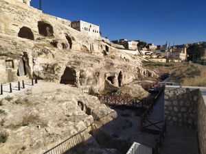 Kızılkoyun 묘지의 일부