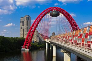 지보피스니 다리(Zhivopisny Bridge)는 다경간 형식이다.