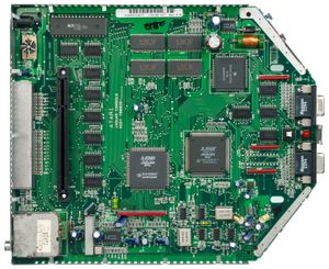 재규어의 멀티칩 아키텍처는 대부분의 당시 개발자들이 사용하기 어려웠습니다.