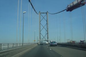 북행 차도의 데크를 매달고 있는 고강도 와이어