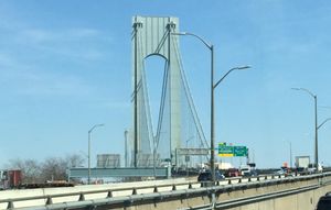 스태튼아일랜드 진입 광장에서 바라본 베라자노 내로스 교