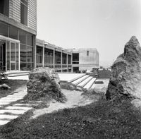 METU 건축학부는 캠퍼스의 첫 번째 건물이었다.