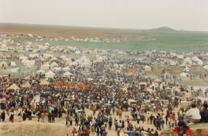 1997년 카미슐로 근처 기레 테르테베에서 뉴로즈를 기념하는 쿠르드족