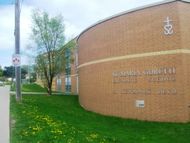 캐나다 온타리오주 토론토에 위치한, 1,000명이 넘는 학생이 다니는 대규모 가톨릭 초등학교가 그녀의 이름을 따서 명명되었다.