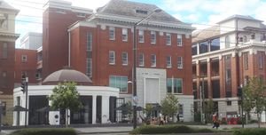 대학교 인근 호주 우주국 본부