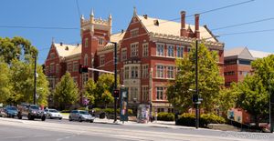 시티 이스트캠퍼스 브룩맨 홀(Brookman Hall)