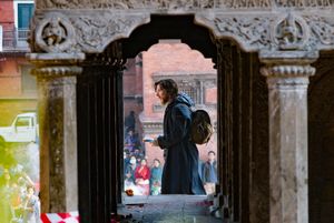 2015년 11월, 카트만두에서 닥터 스트레인지를 촬영하는 컴버배치