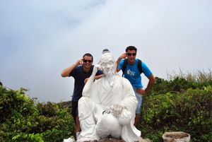 Ban Co Peak의 체스판 조각상