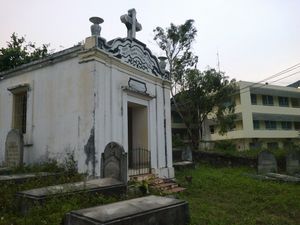 Chapel Y Pha Nho 묘지