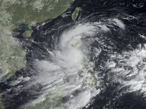 9월 26일 필리핀 상공의 열대 폭풍 켓사나