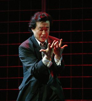 파우스트 (김재우)가 자신의 행동의 결과를 깨닫는 모습, 2006년 뉴질랜드 오페라 제작