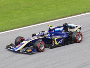 칼린 모터스포츠(Carlin) 소속 란도 노리스(Lando Norris)가 운전하는 달라라 F2 2018 차량.