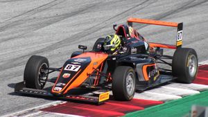 Formula 4 Championship}}에 참가 중인 베어먼 (2021년)