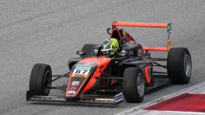 ADAC Formula 4 Championship}}에 참가 중인 베어먼 (2021년)