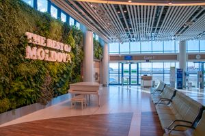 재건축 후 공항 내부