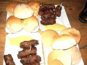 미티테이, 겨자, 그리고 빵 롤