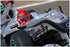 미하엘 슈마허를 포함한 많은 드라이버들이 새로운 애비 레이아웃에 당황했다.