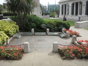 처형 장소를 표시하는 타워 힐 기념비