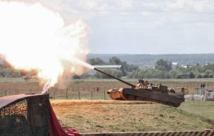 T-80U가 2012년에 사격