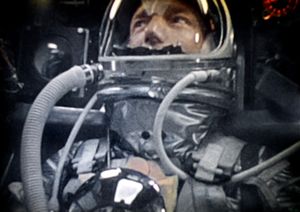 우주 비행사 스콧 카펜터가 머큐리-아틀라스 7호 임무 수행 중