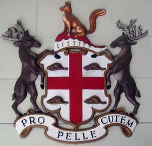 HBC 휘장, 옛 라틴 격언인 pro pelle cutem: 피부를 위한 피부