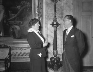 율리아나 여왕과 브라질 대통령 주셀리누 쿠비체크 (1956년)