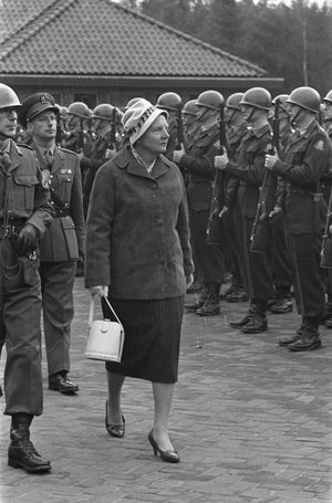 율리아나 여왕, 1959년 학교 방문