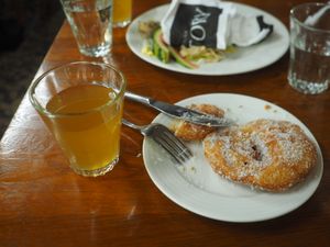 설탕을 입힌 도넛과 시마는 핀란드의 대표적인 바푸 음식이다