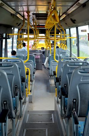 러크나우 마하나가르 파리바한 세와의 버스