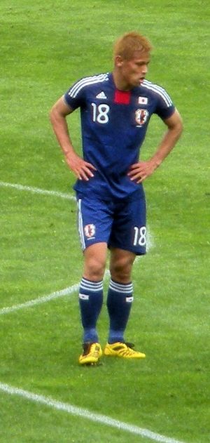 혼다가 2010년 FIFA 월드컵에서 일본을 위해 플레이하는 모습