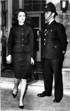 1963년 9월 법원으로 향하는 킬러