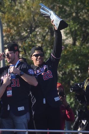 WS 우승 퍼레이드에서의 소토