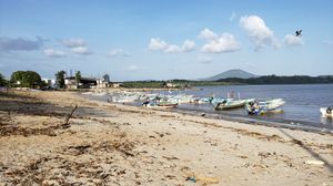 리베라는 파나마 어촌 푸에르토 카이미토에서 자랐다.