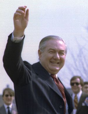 제임스 캘러헌 (1976~79년 총리, 1977년 자유-노동 협약으로 총리직 유지)