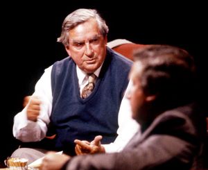 1989년 텔레비전 토론 프로그램 애프터 다크에 출연