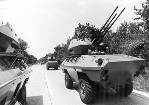 크라코보 숲에 있는 유고 인민군(JNA) BOV-3 장갑차 대열