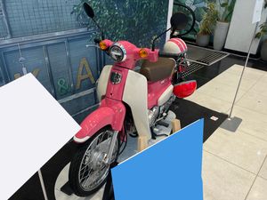 스가 나츠미가 타는 슈퍼 커브 110