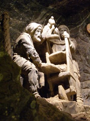 보흐니아 소금 광산의 암염 조각