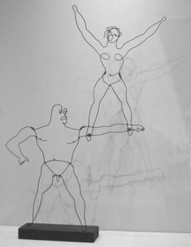 알렉산더 콜더의 작품, 1928년경, 구리선과 나무, 호놀룰루 미술관의 안녕! (두 명의 곡예사)