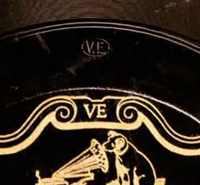 빅터 전기 녹음을 나타내는 "VE" 기호