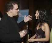 2006년 무슬림 세계에서 코미디를 찾아서(Looking for Comedy in the Muslim World) 시사회에서 쉬탈 셰스와 함께 있는 브룩스