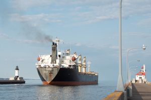 그리스 선적의 MV 아폴론호