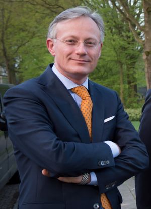 아르연 헤릿선}}