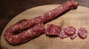 흐로닝언의 전통적인 드록 우르스트(말린 소시지)